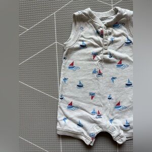 Carters|Baby boy/gender neutral Sailboat Print Baby Romper,6 months•••Nautical